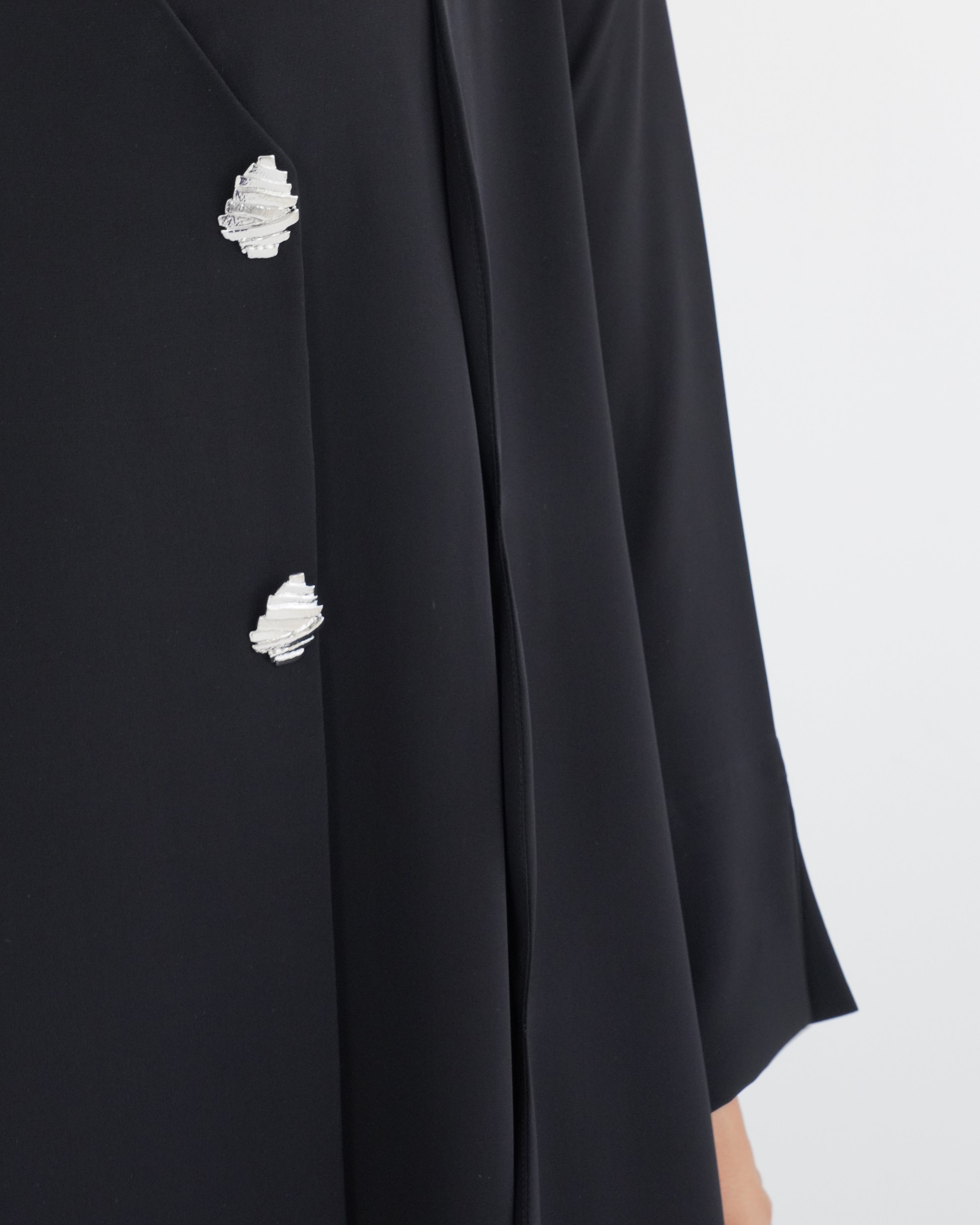Nuvee Black Abaya