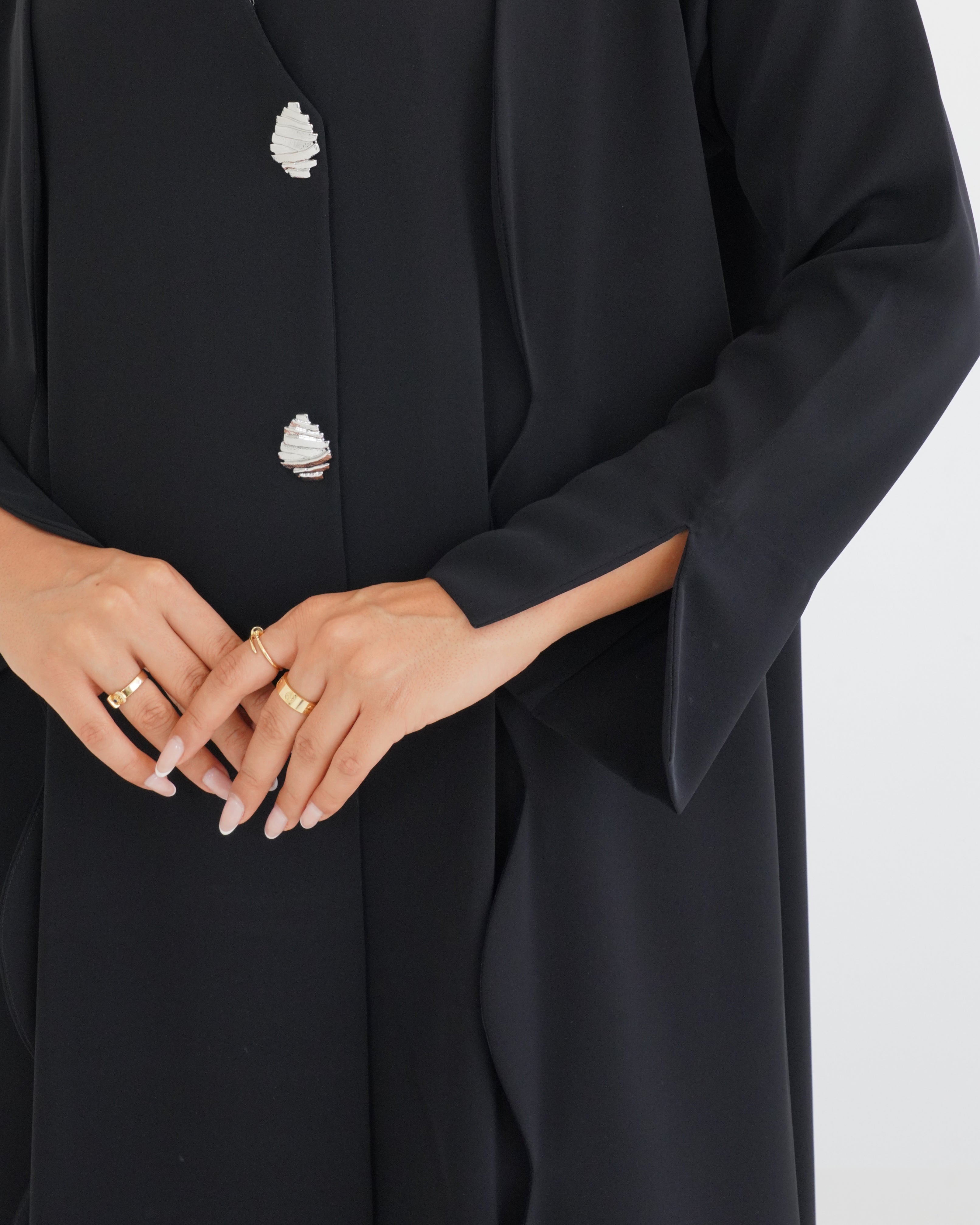 Nuvee Black Abaya