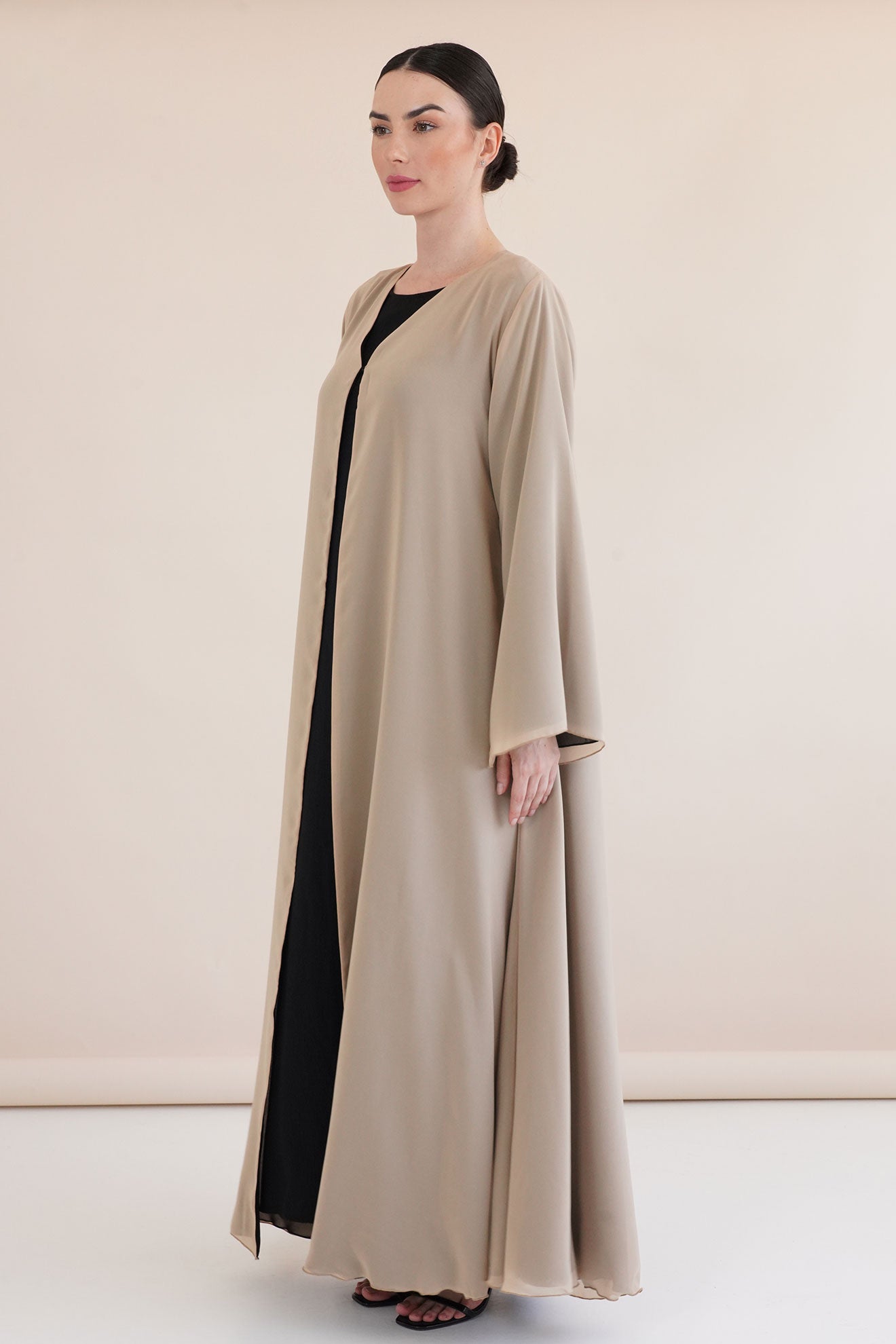 Delina Biege Abaya