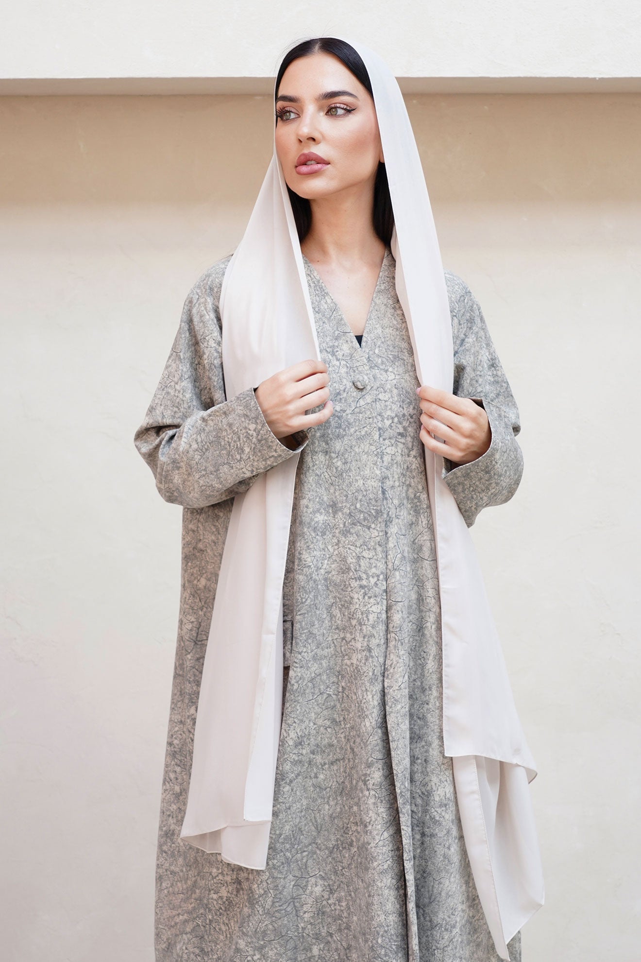 Lunara Biege Abaya