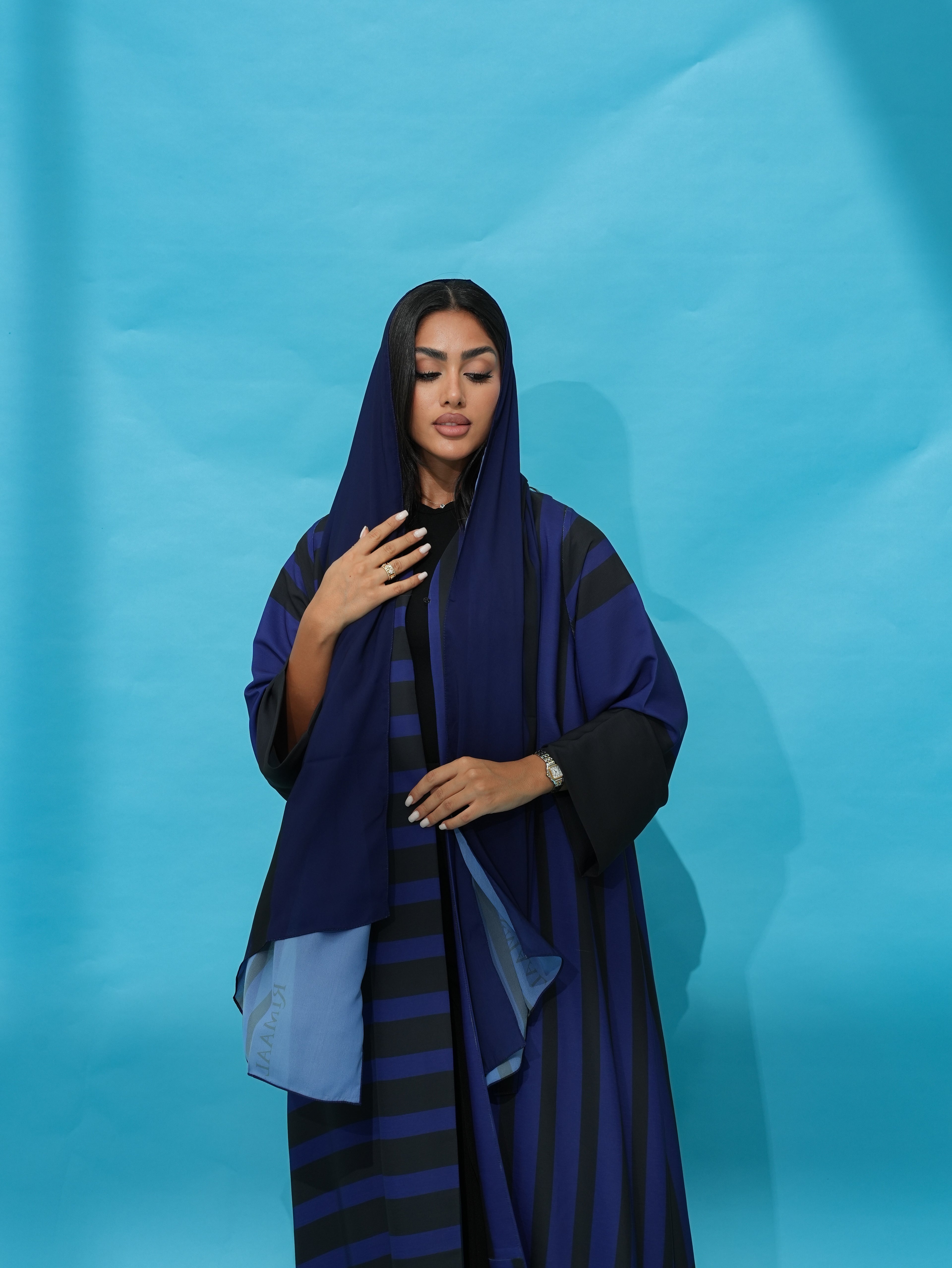 Thia Navy Abaya