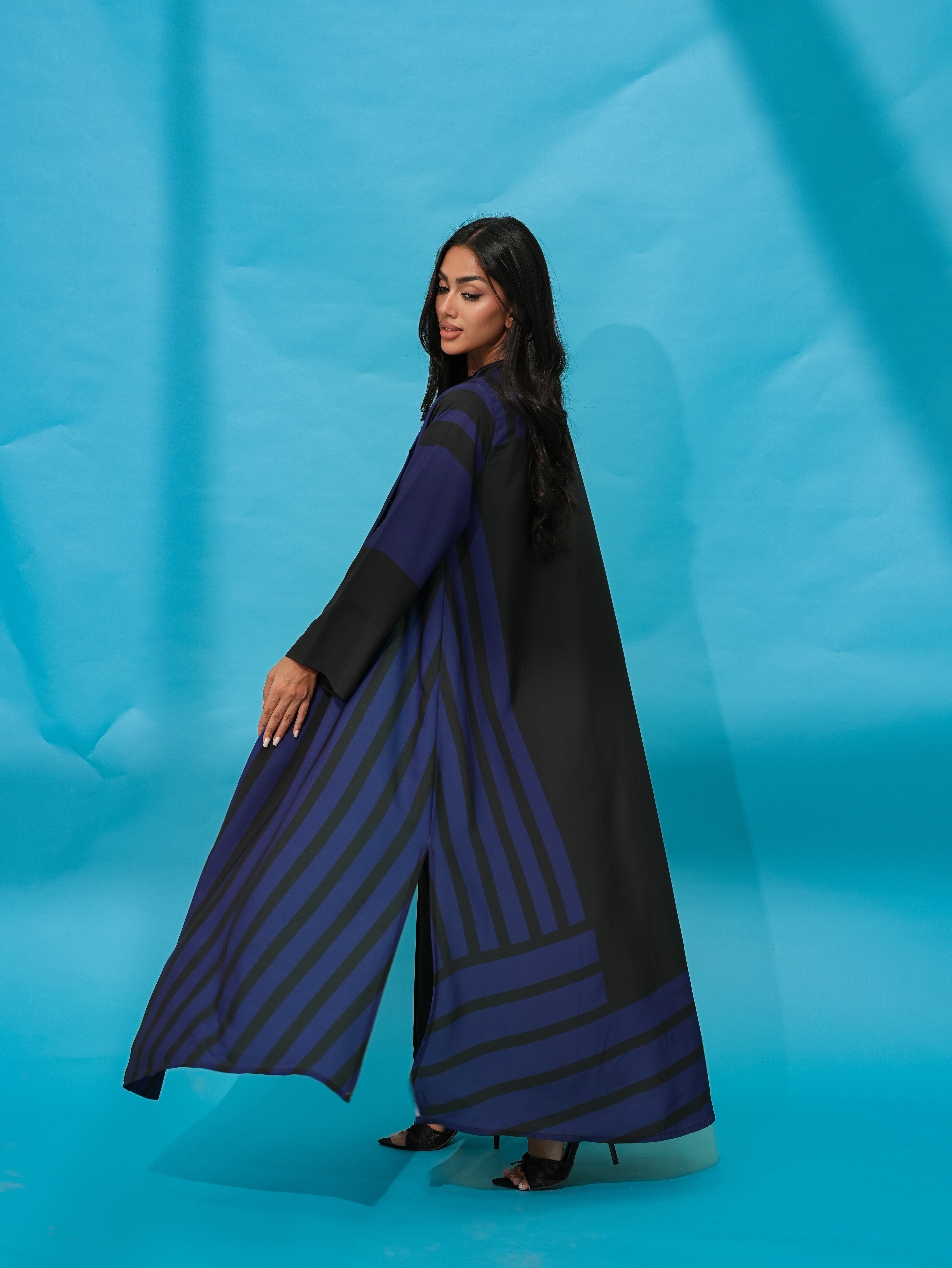 Thia Navy Abaya