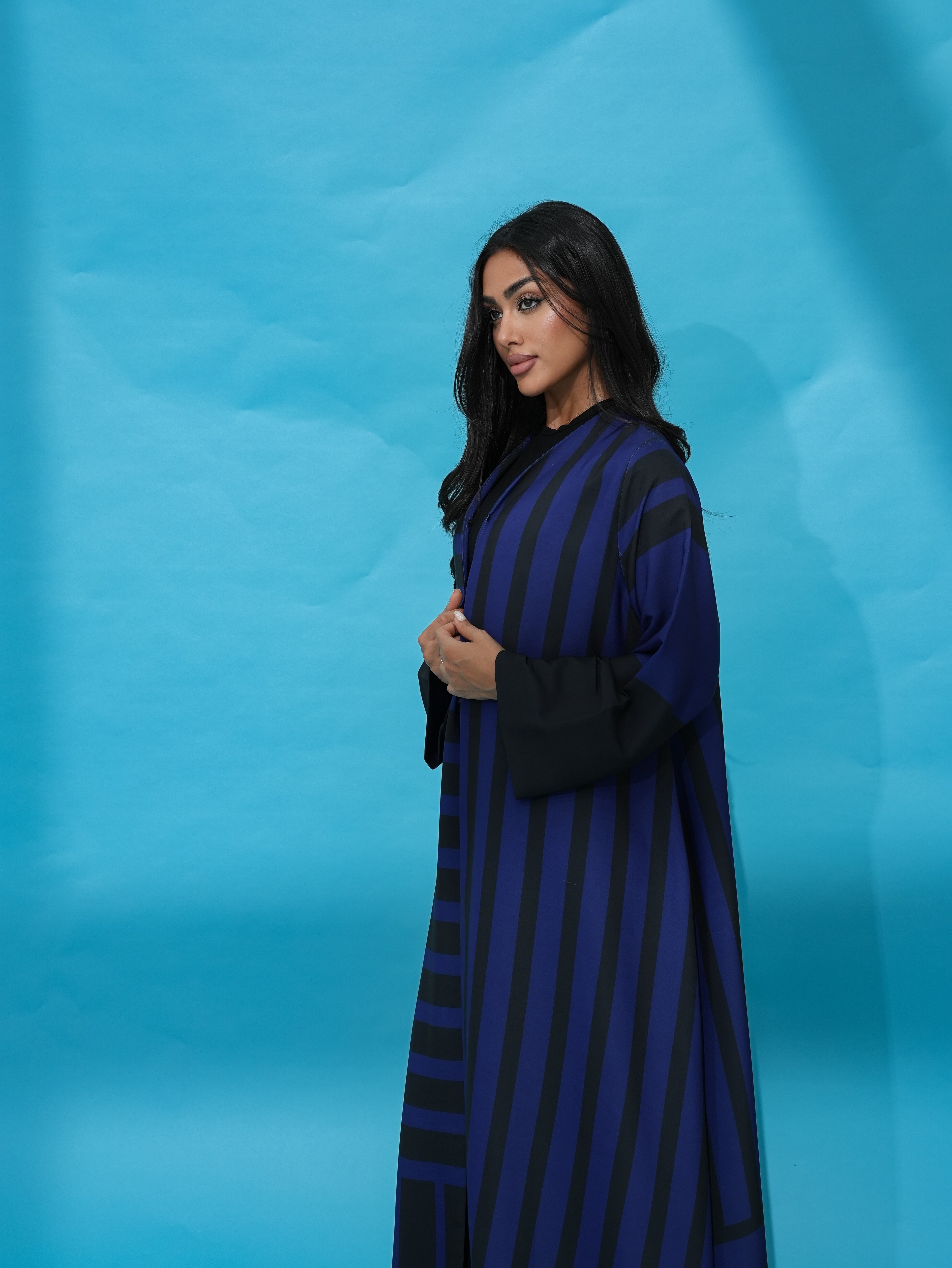 Thia Navy Abaya