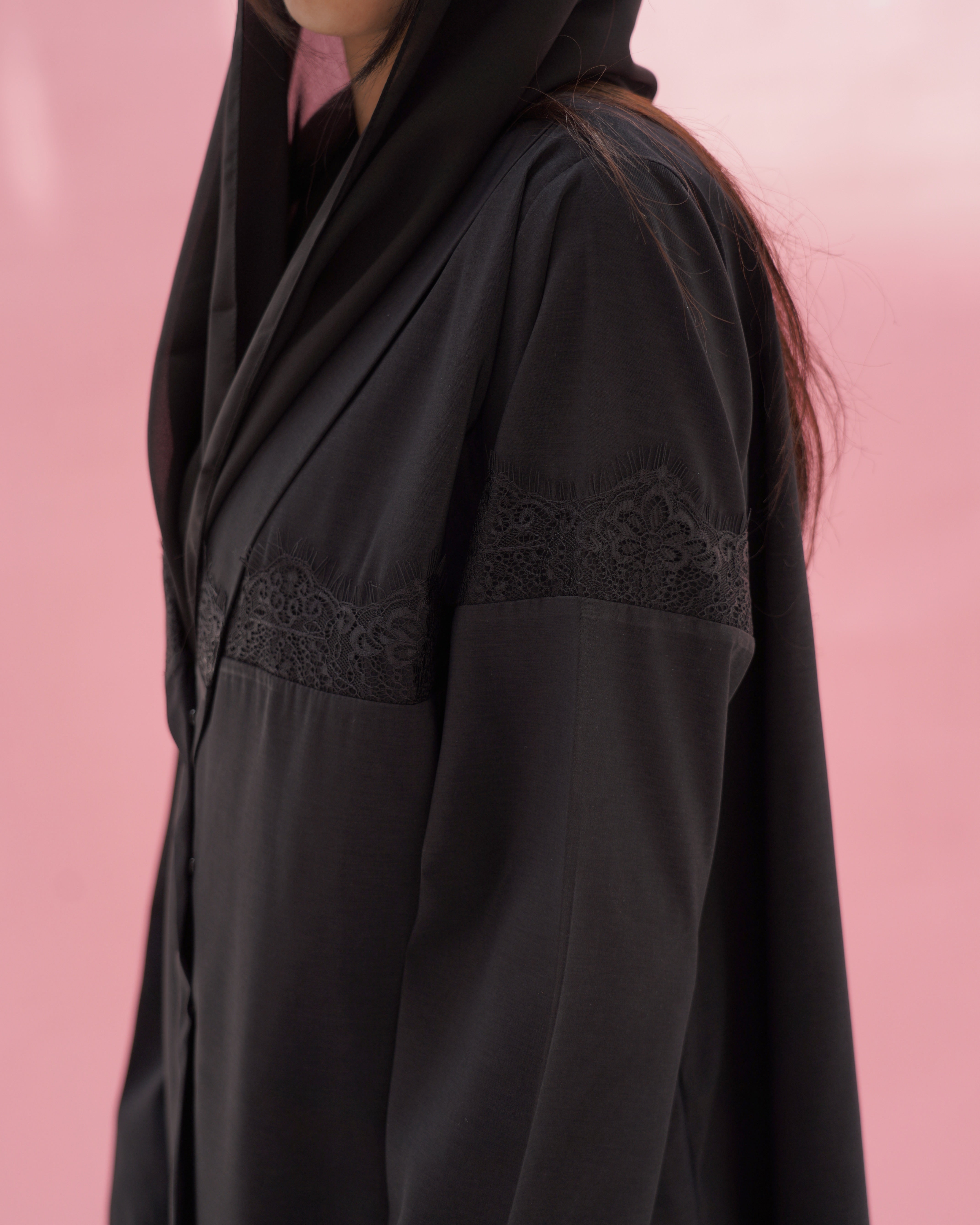 Seravine-Black