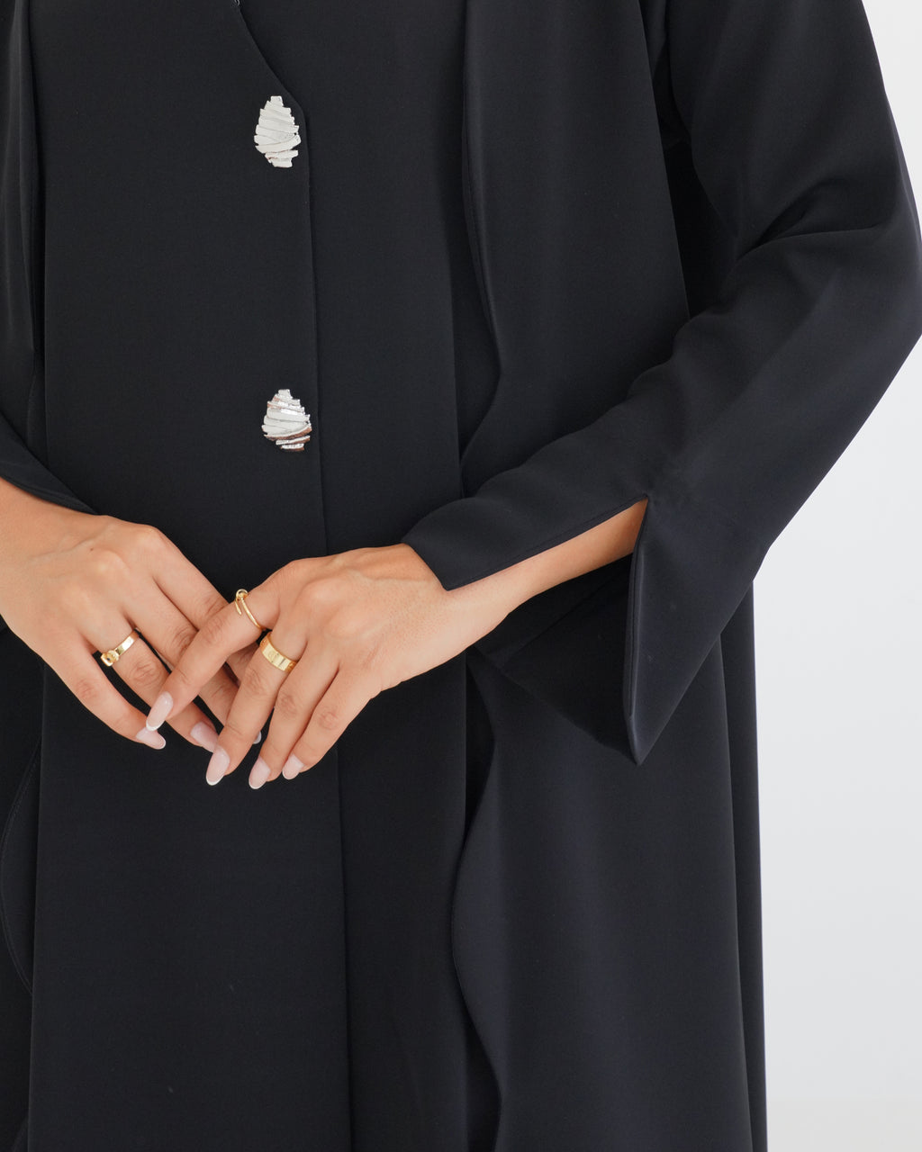 Nuvee Black Abaya