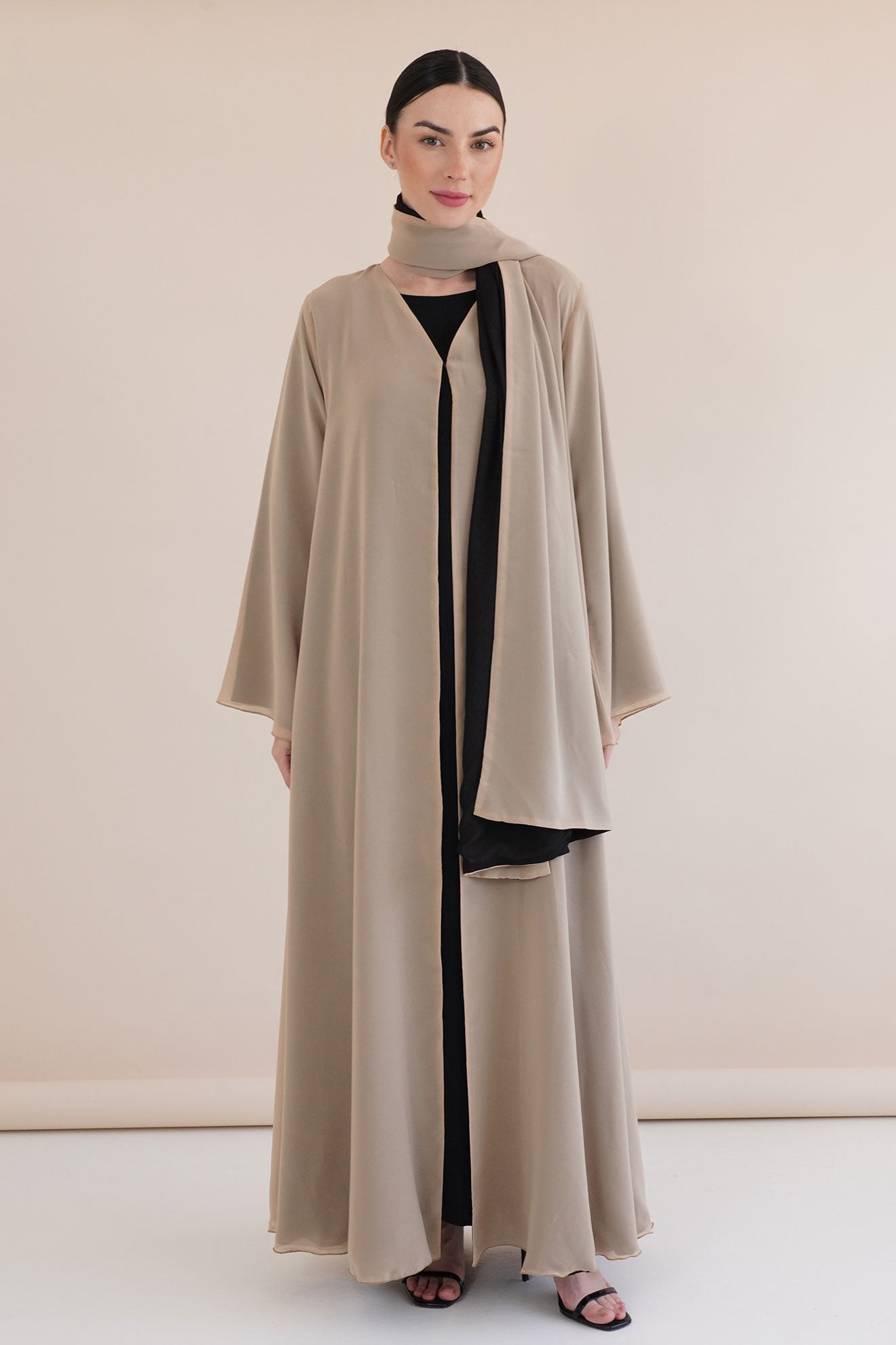 Delina Biege Abaya