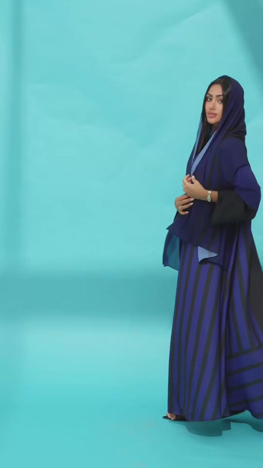 Thia Navy Abaya