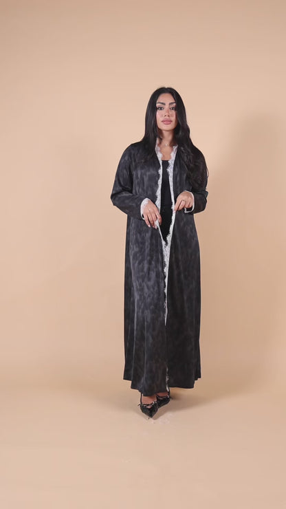 Vivienne-Black&White
